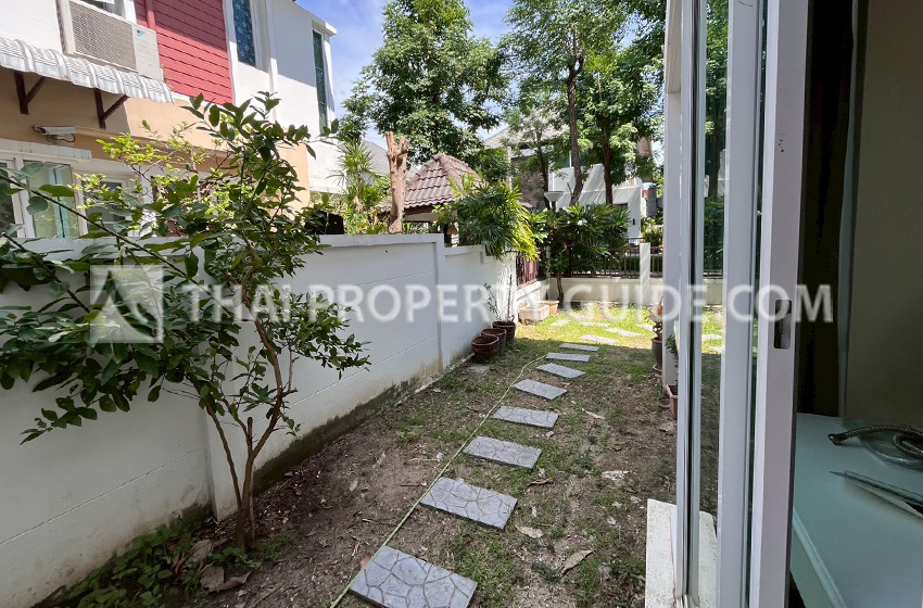 House with Shared Pool in Bangnatrad 